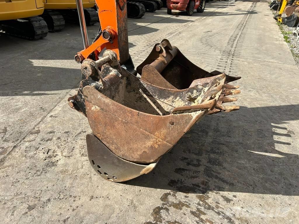 Hitachi ZX 80 SB Mini excavators  7t - 12t