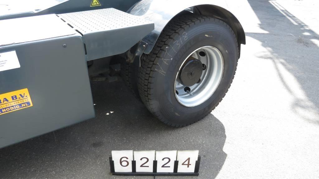 Terberg YT182 Shunt Trucks