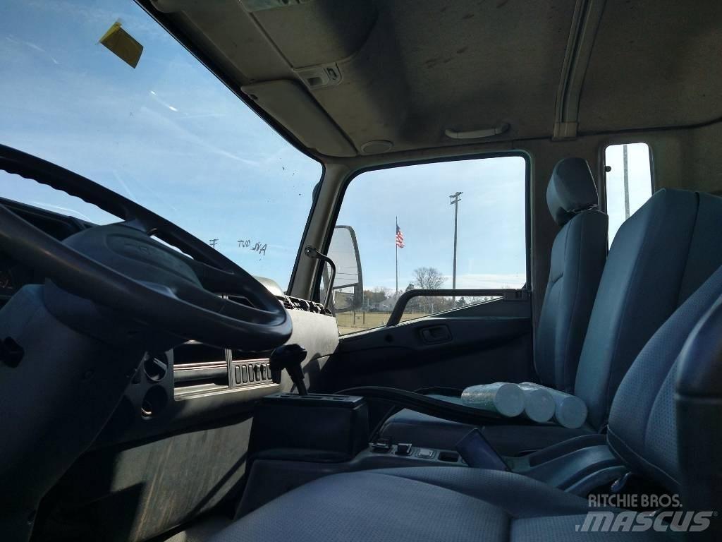 Mitsubishi Fuso Garbage Trucks / Recycling Trucks