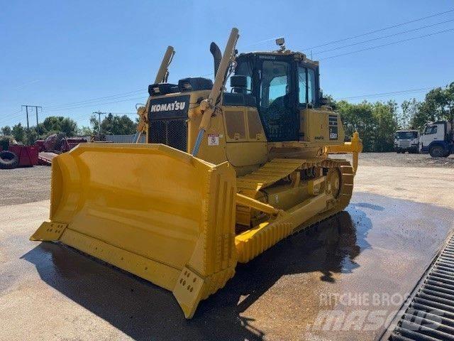 Komatsu D65EX-18 Crawler dozers