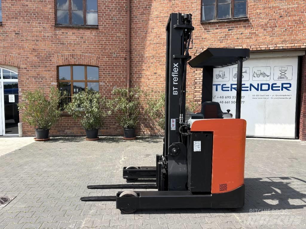 Toyota RRE 140 Reach trucks