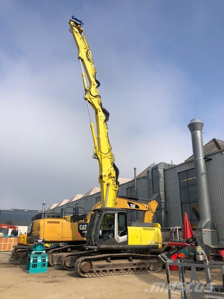 Hitachi LC 250 Demolition