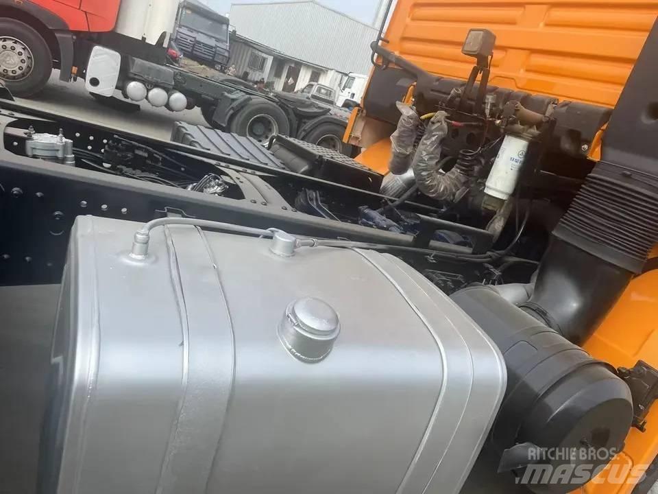 Shacman F3000 6X4 Conventional Trucks / Tractor Trucks