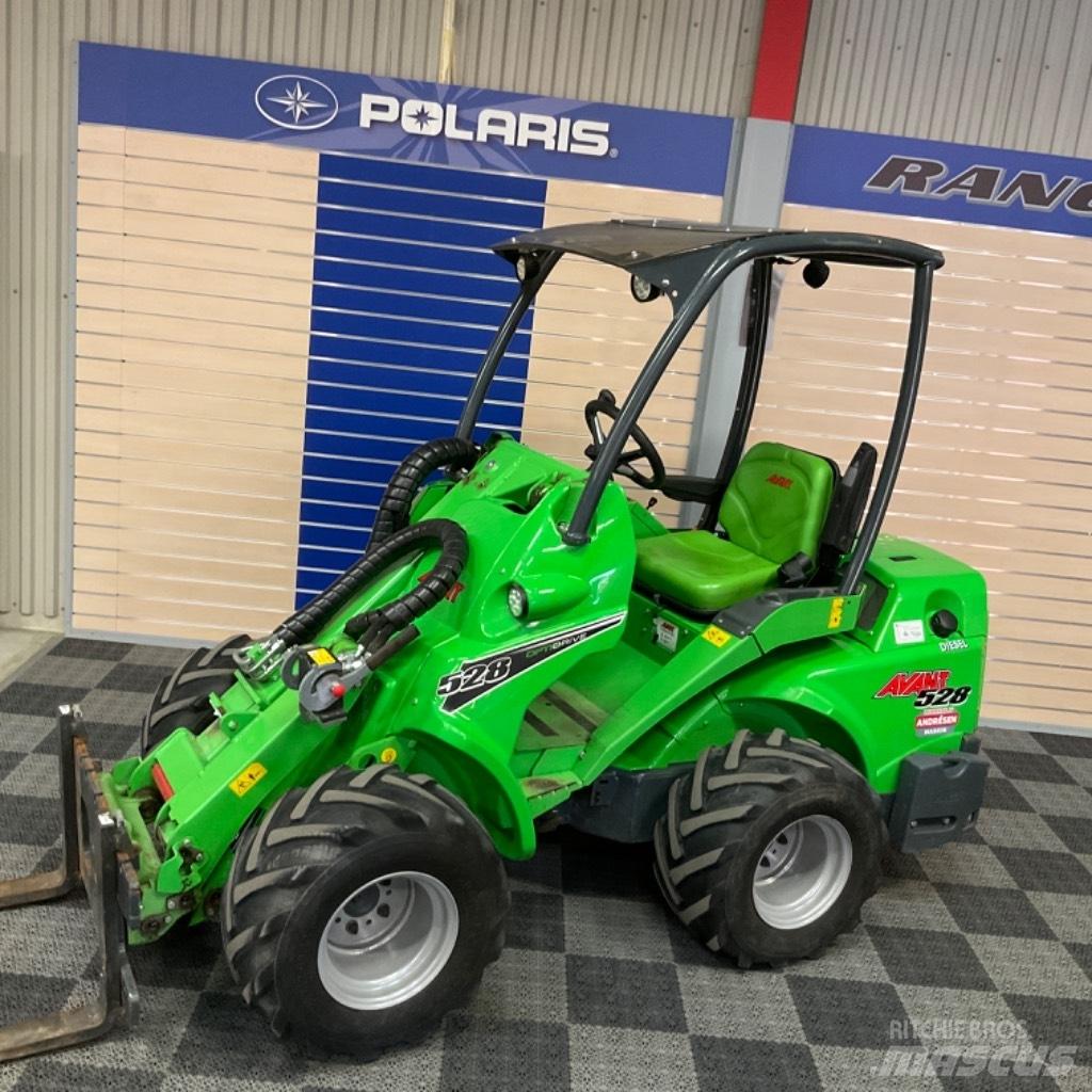 Avant 528 Farm Equipment - Others