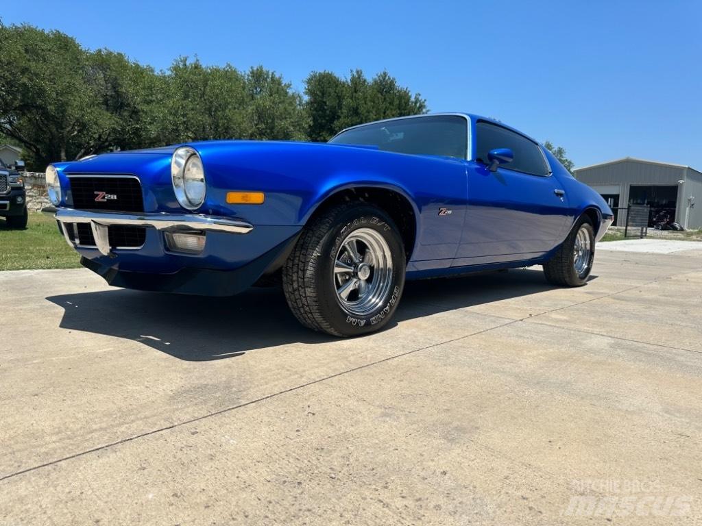Chevrolet Camaro Automobiles / SUVS