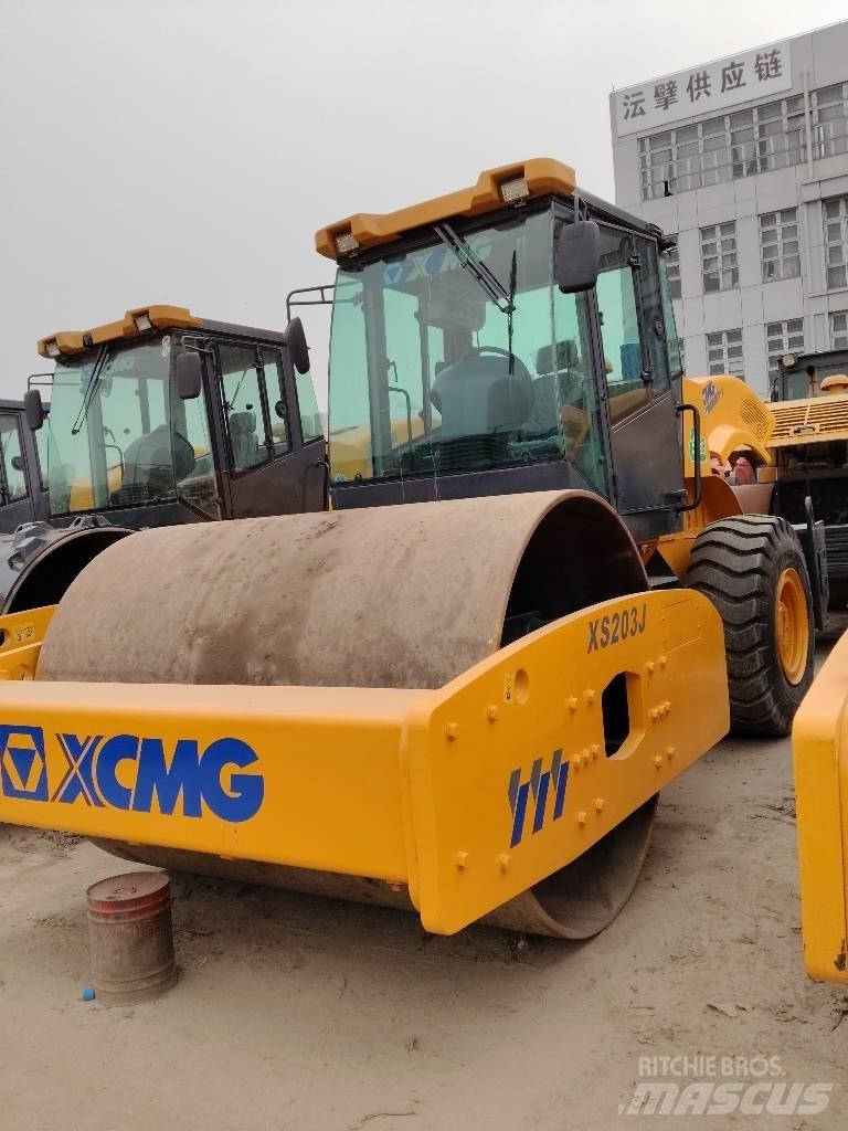 XCMG XS 203 J Single drum rollers