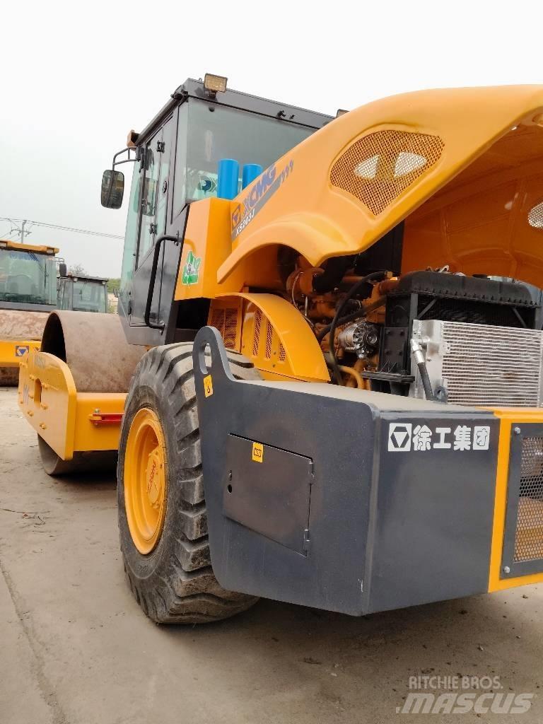 XCMG XS 203 J Single drum rollers