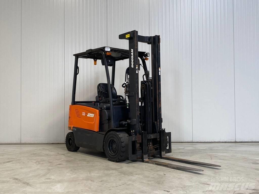 Doosan B25X-7 Electric Forklifts