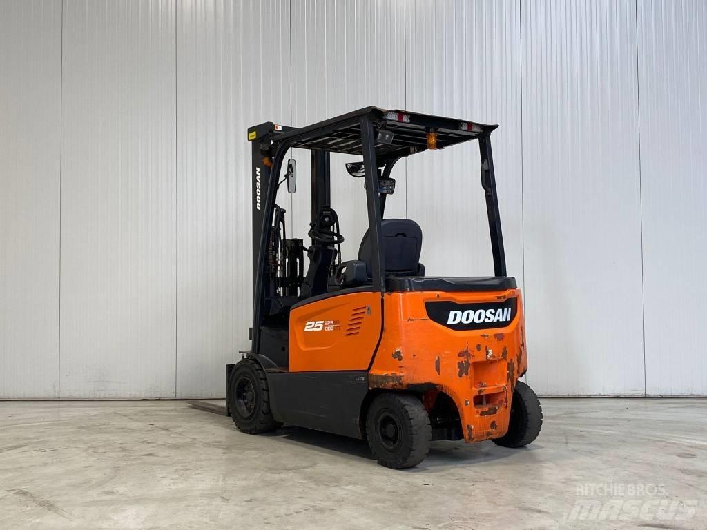 Doosan B25X-7 Electric Forklifts