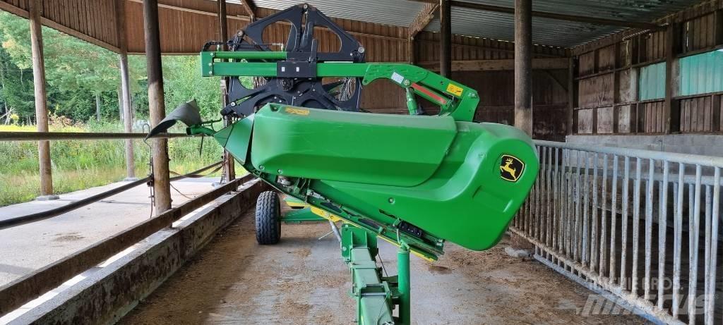 John Deere 625 X Harvester Headers