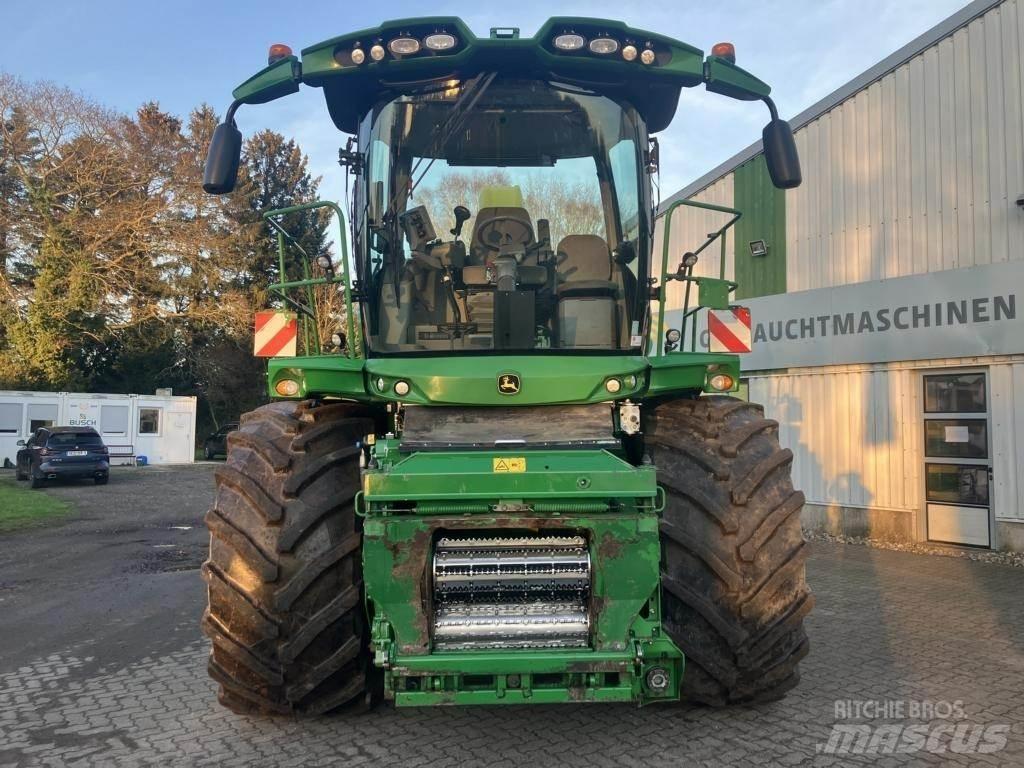 John Deere 8600 Forage Harvester