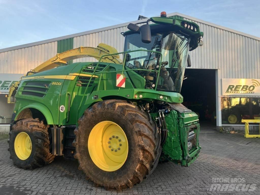 John Deere 8600 Forage Harvester