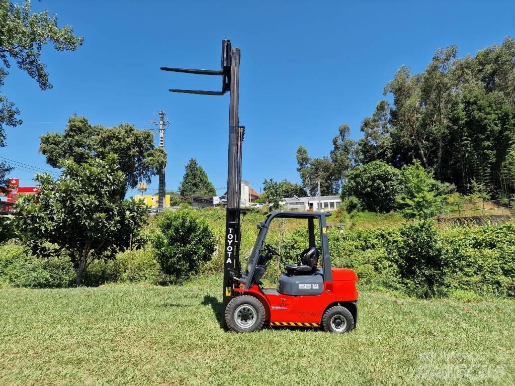 Toyota 25 Diesel Forklifts