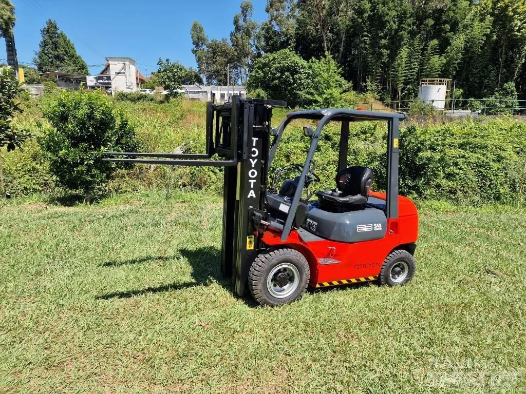 Toyota 25 Diesel Forklifts