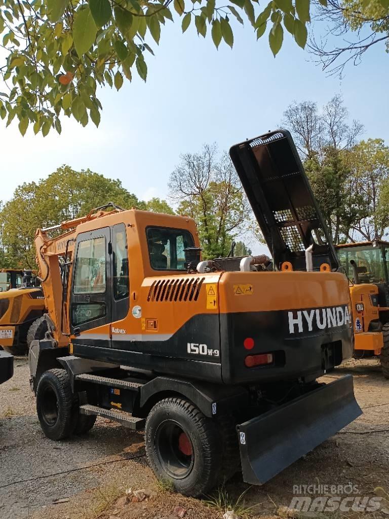 Hyundai 150W-9 Crawler Excavators