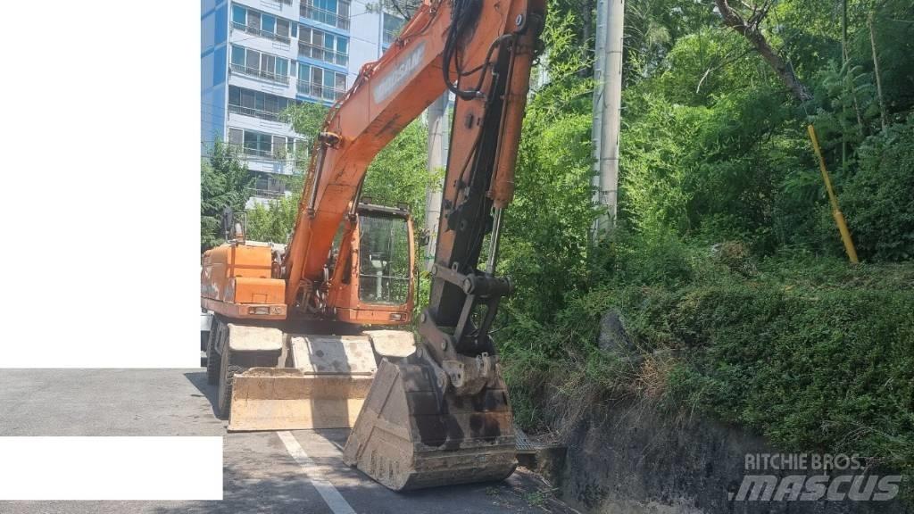 Doosan DX 210 W Wheeled Excavators