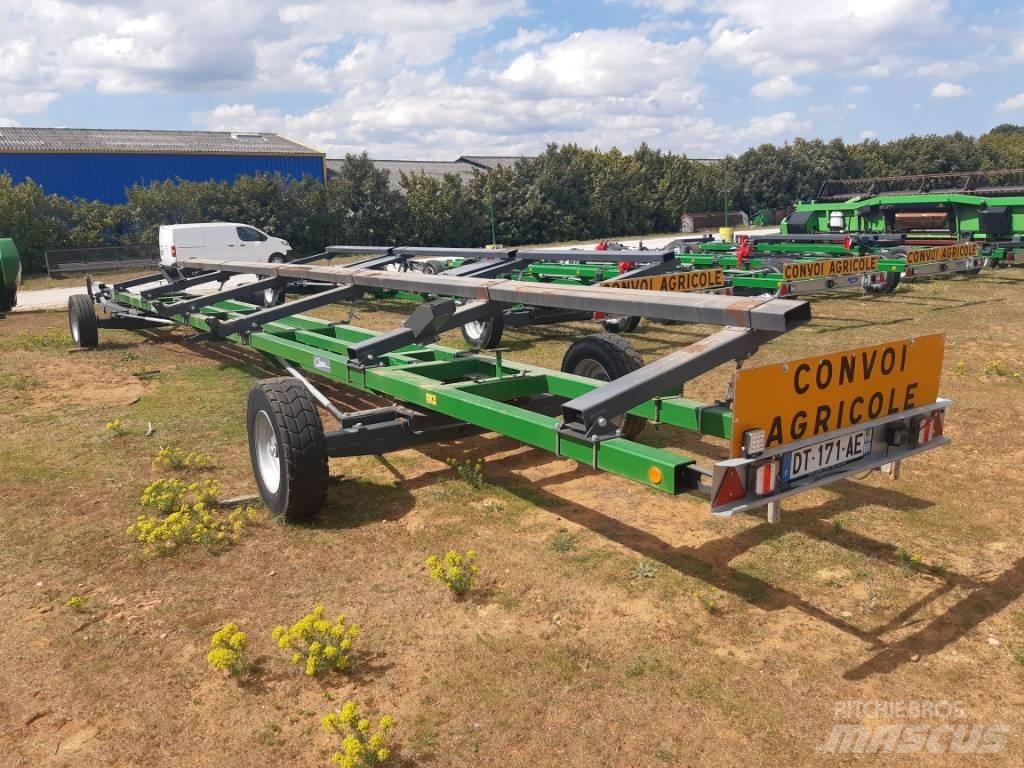 John Deere 640 D Harvester Headers