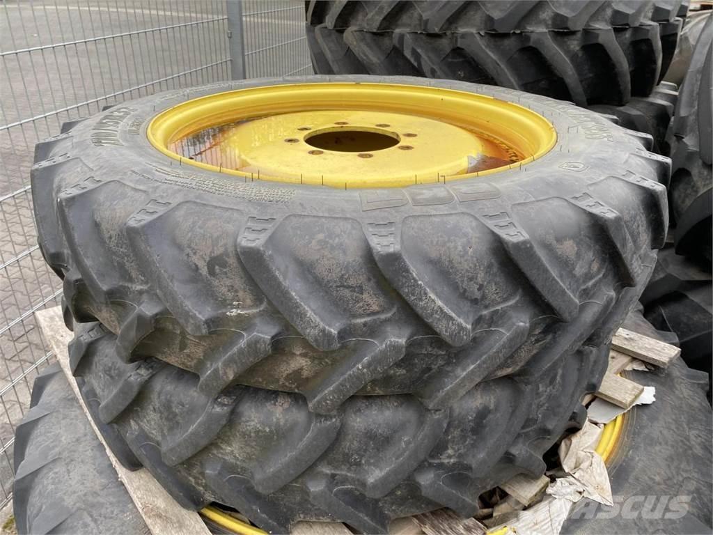 BKT 270/95R32 Tires, wheels and rims