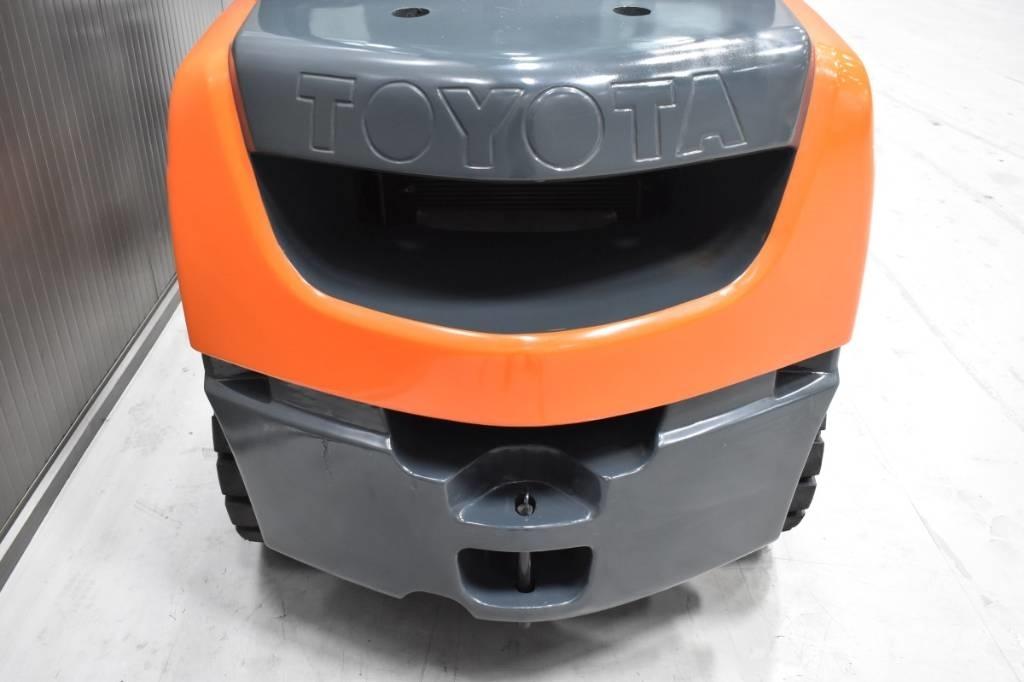 Toyota 02-8FDF30 Diesel Forklifts