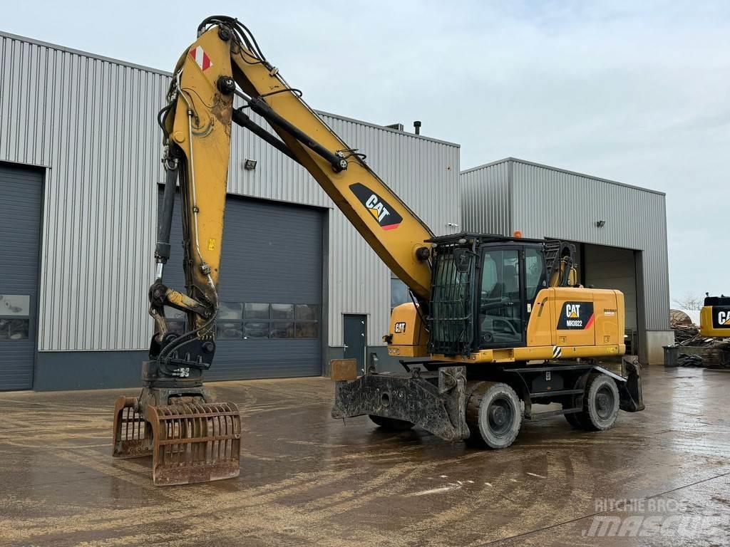 CAT MH3022 Waste / Industry Handlers