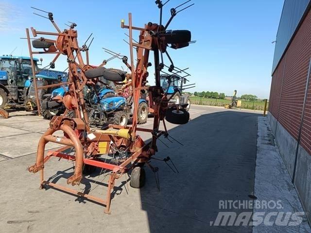 Kuhn GF8501 MH Rakes and tedders
