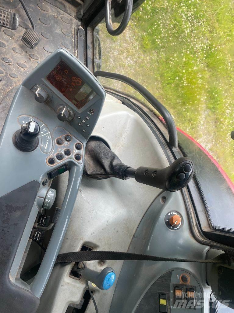 Valtra N 121 Tractors