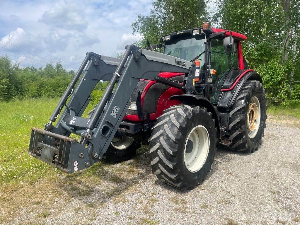 Valtra N 121 Tractors