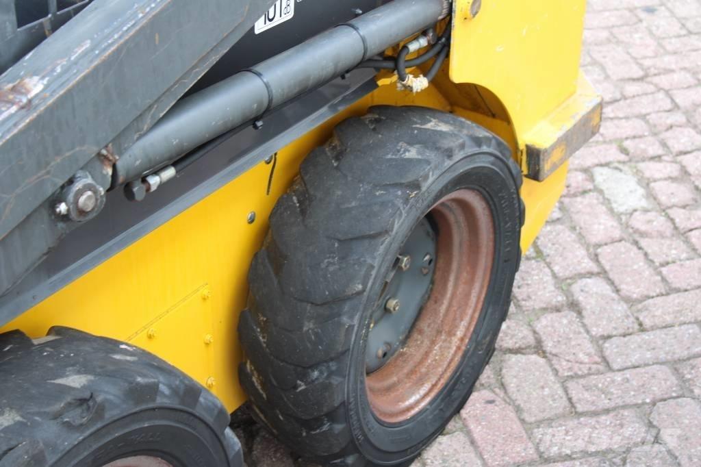 Thomas T85 Skid Steer Loaders