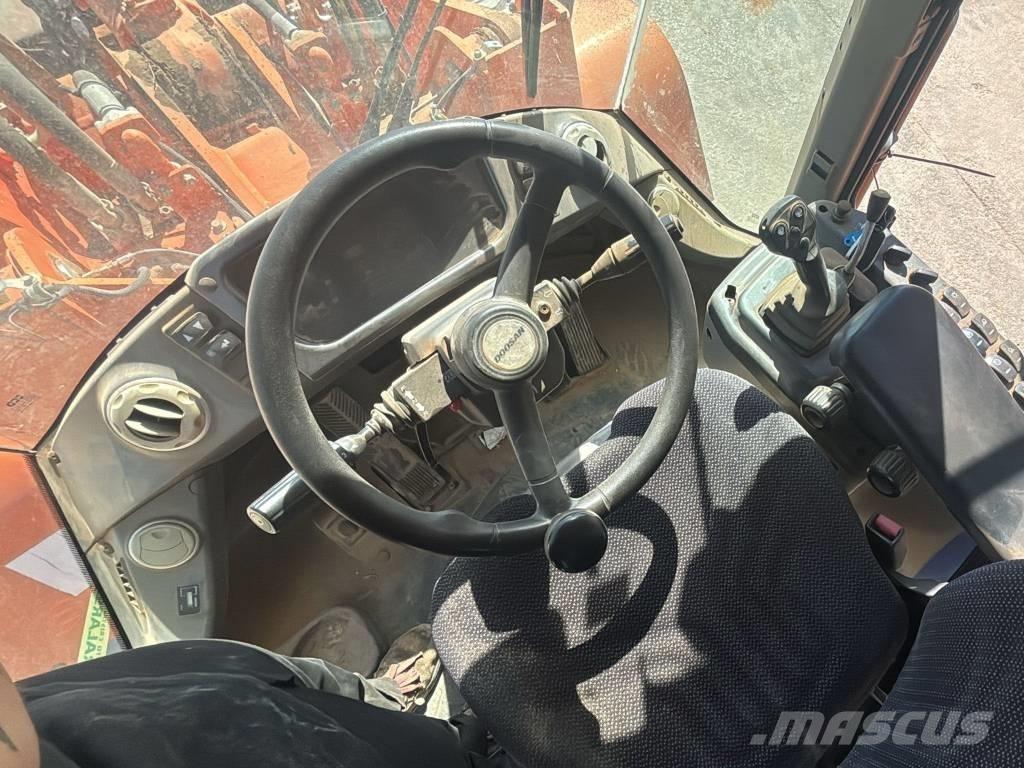 Doosan DL 250-3 Wheel Loaders