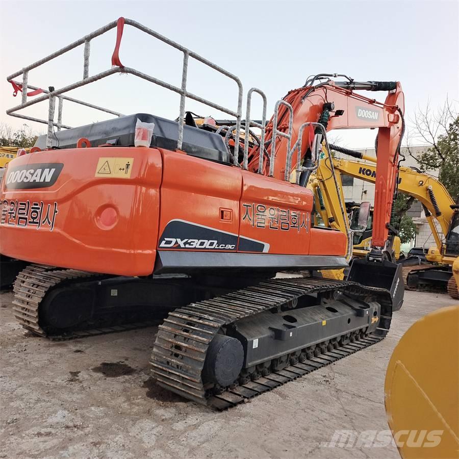 Doosan DX 300 LC Crawler Excavators