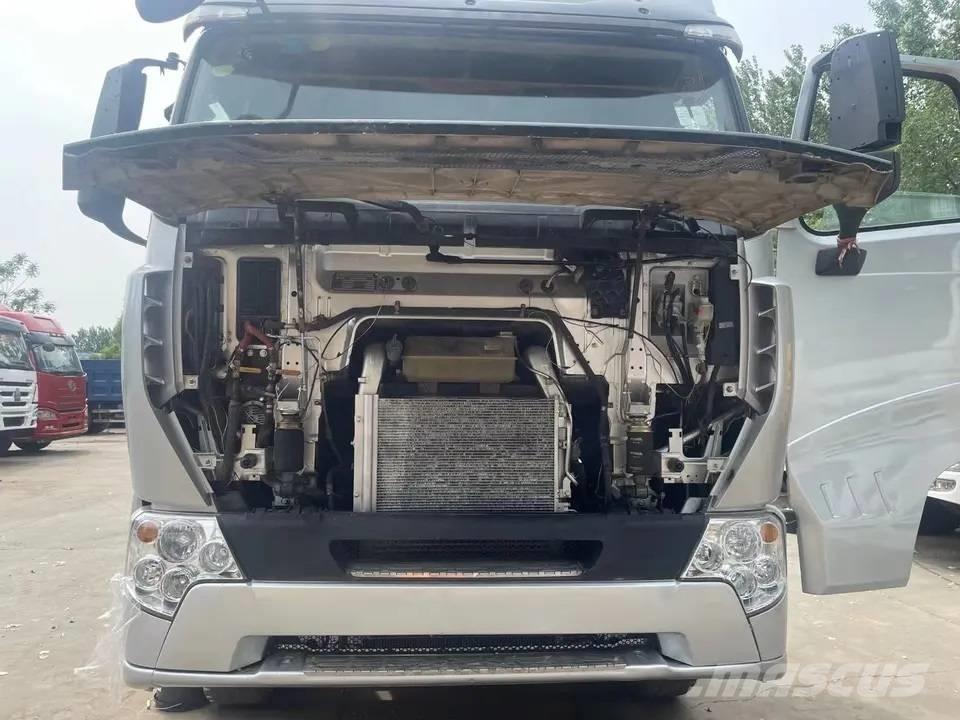 Howo A7 6x4 Conventional Trucks / Tractor Trucks