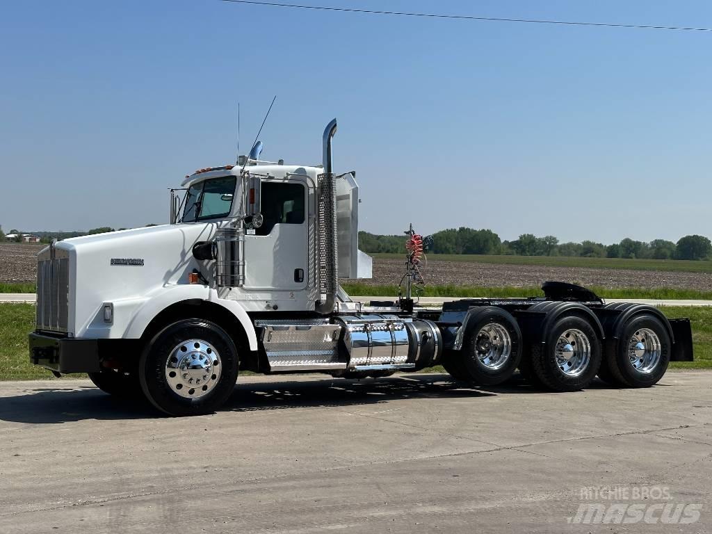 Kenworth T 800 Conventional Trucks / Tractor Trucks