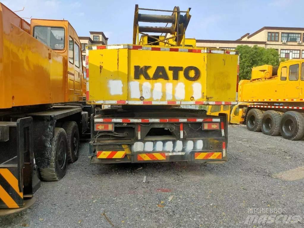 Kato NK 400 E-3 Mobile and all terrain cranes