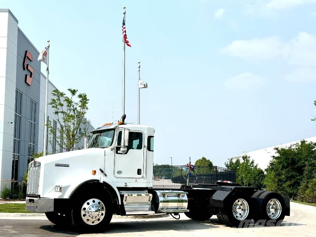 Kenworth T 800 Conventional Trucks / Tractor Trucks