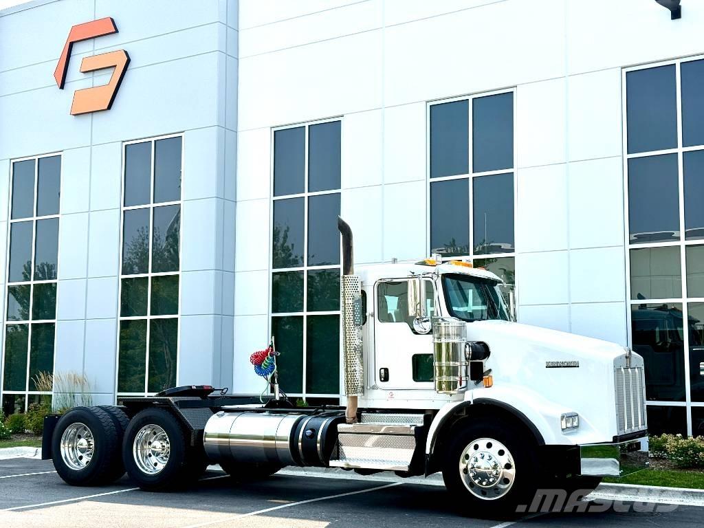 Kenworth T 800 Conventional Trucks / Tractor Trucks