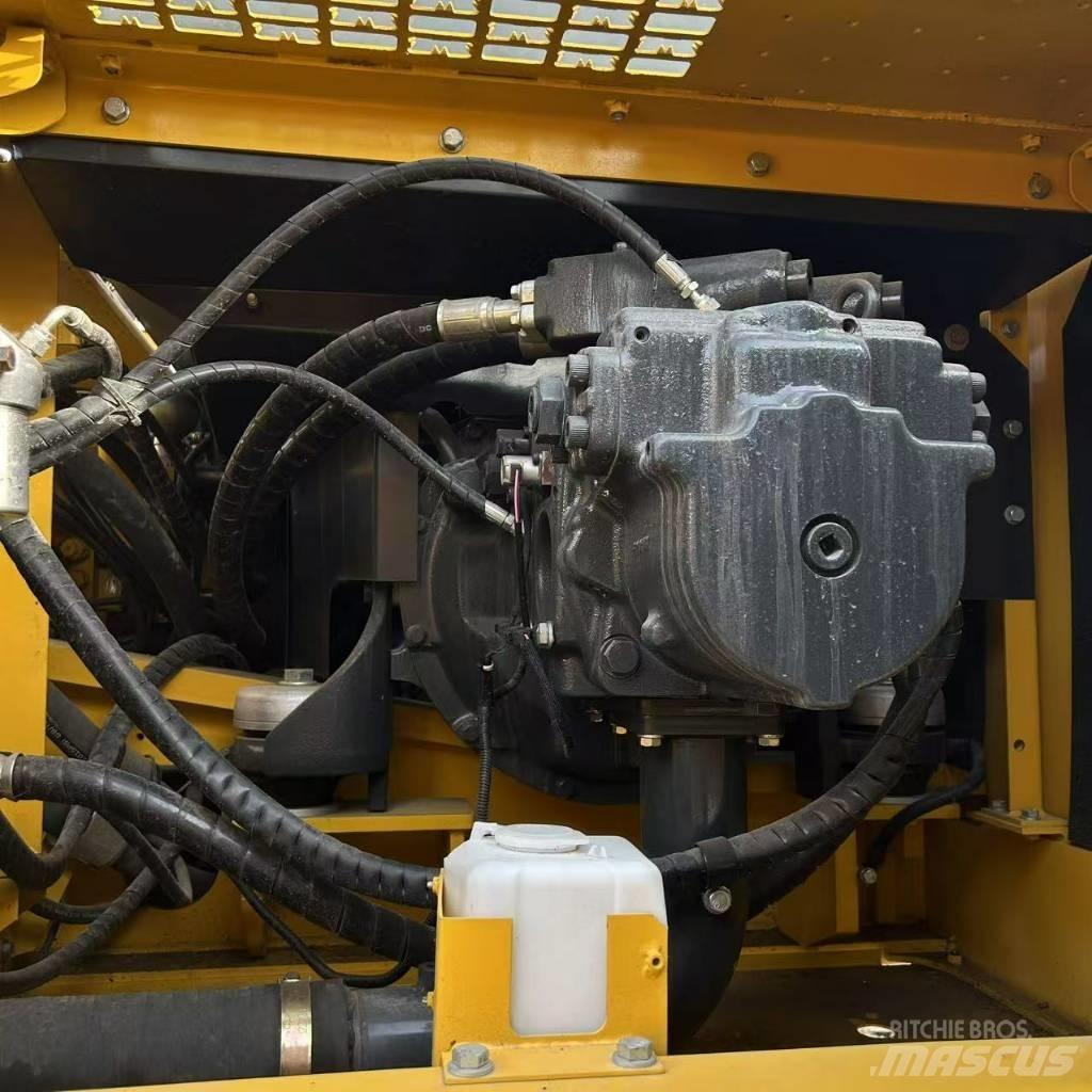 Komatsu 450 Crawler Excavators