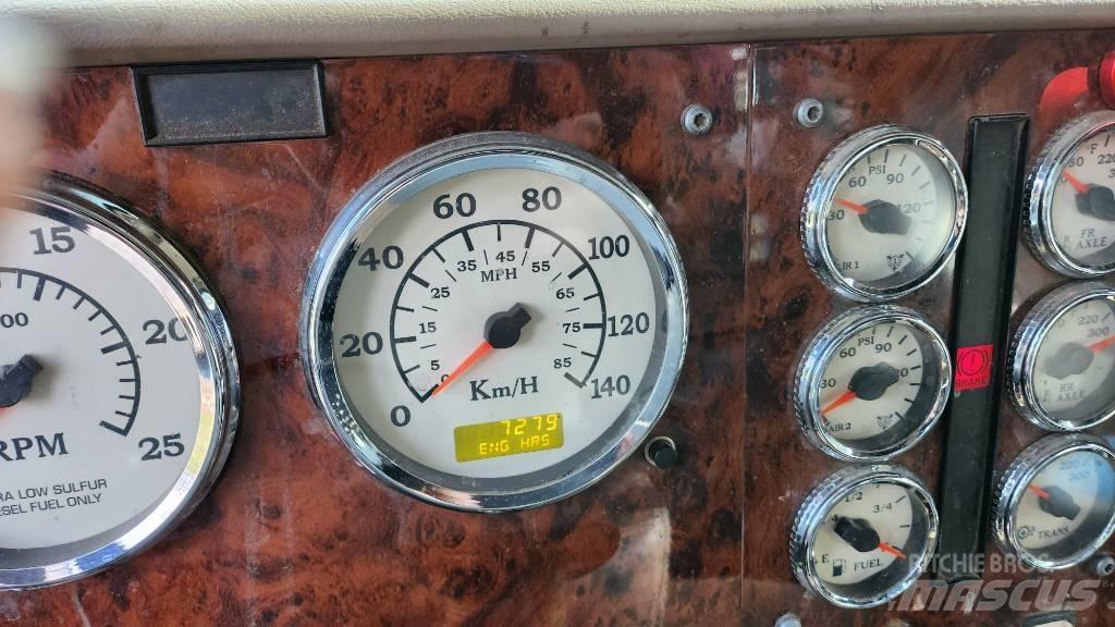 International 5900 Conventional Trucks / Tractor Trucks