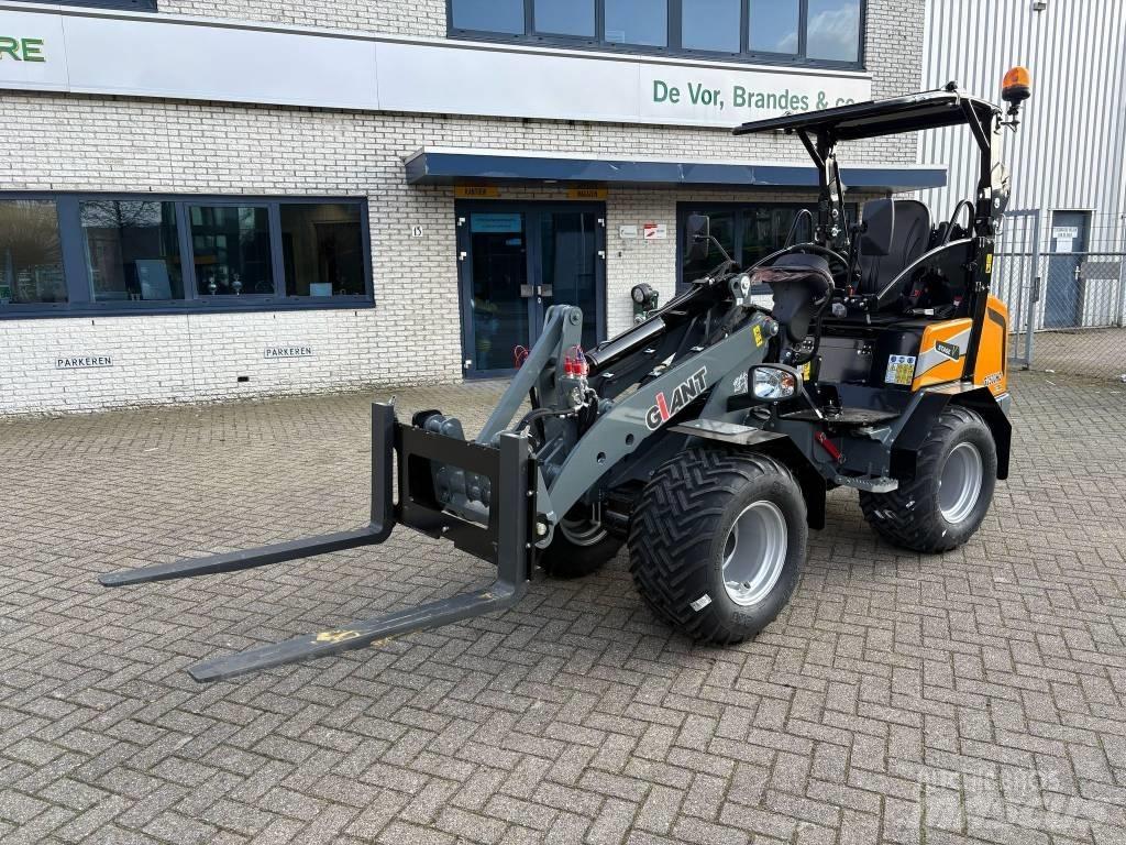 Giant G2500HD Xtra Mini Loader