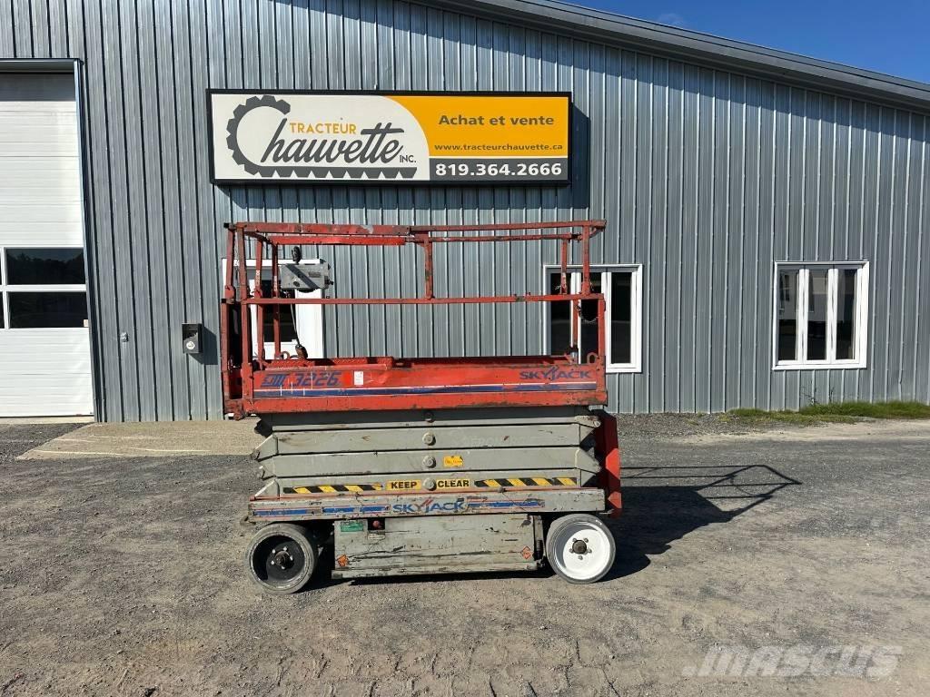 SkyJack SJ 3226 Scissor Lifts