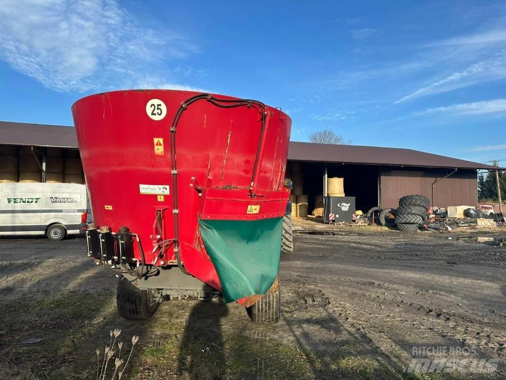 RMH Mixell 18 Mixer feeders