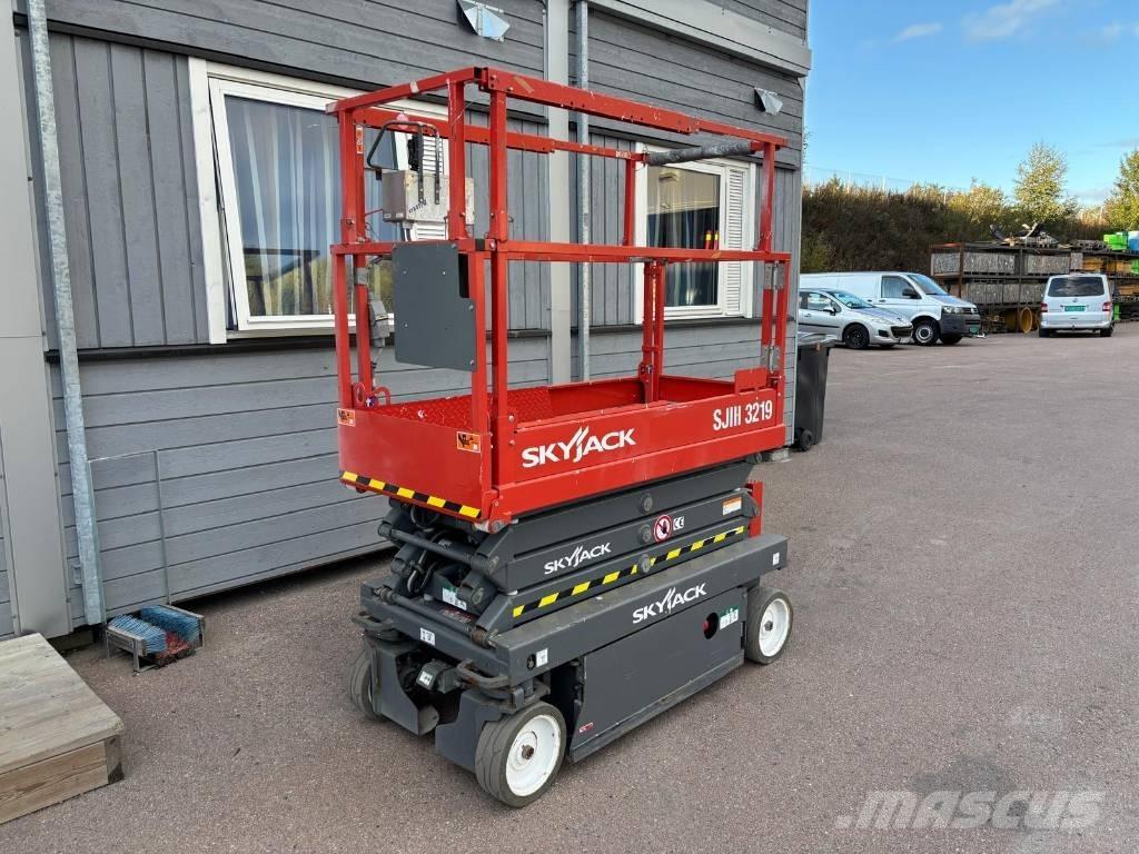 SkyJack SJ III 3219 Scissor Lifts