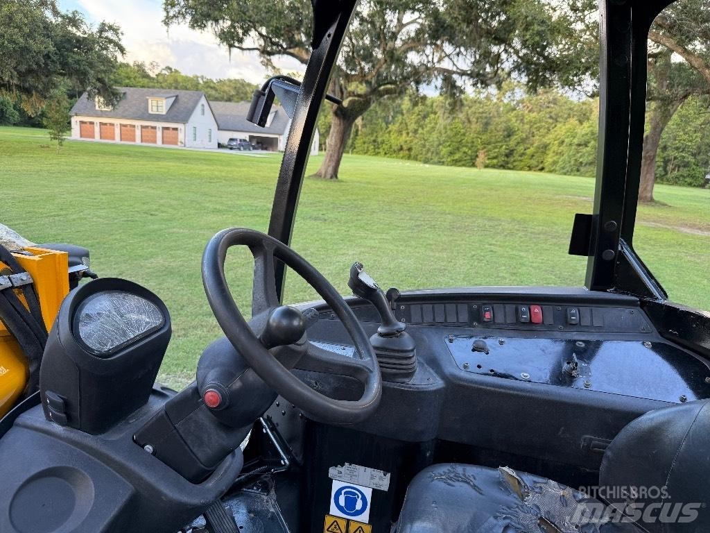 JCB 407 Wheel Loaders