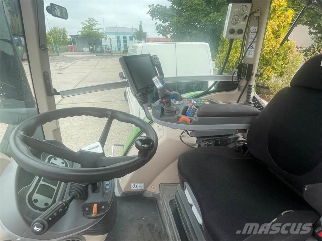 Fendt 724 Vario Tractors