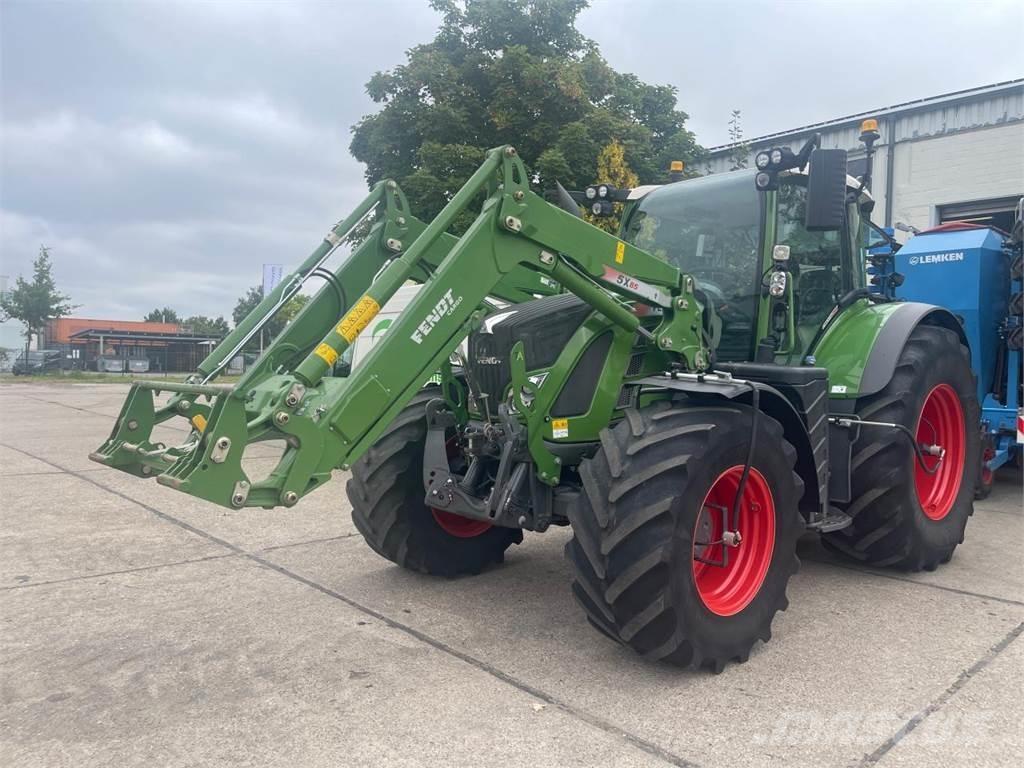 Fendt 724 Vario Tractors