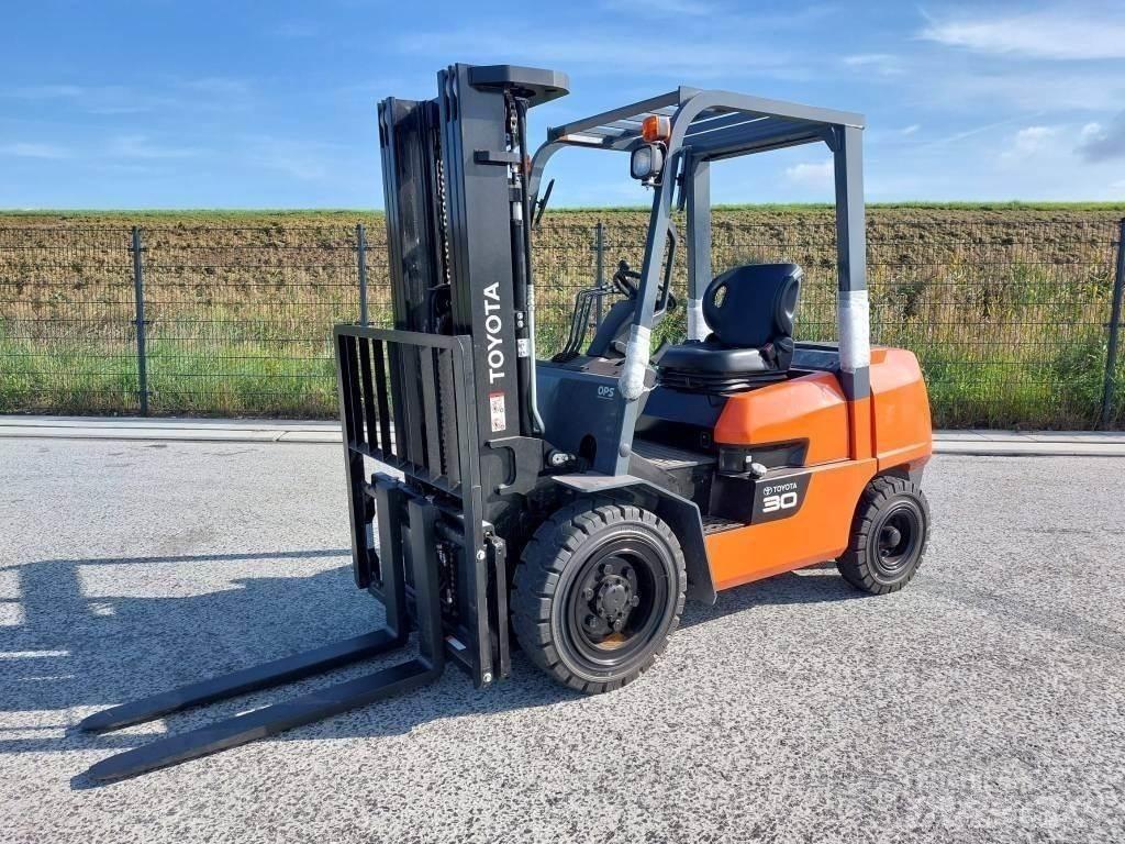 Toyota FDZN30 Misc Forklifts