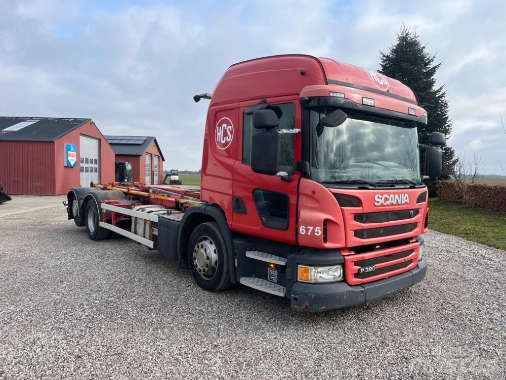 Scania P 320 Hooklifts
