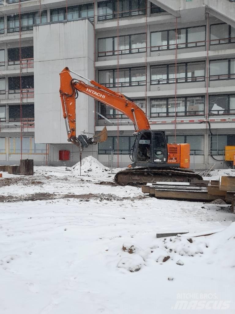  ICE Hitachi 328 B Piling rigs