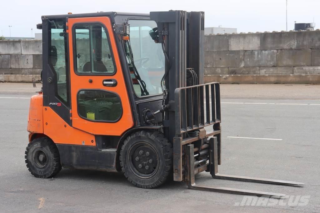 Doosan G25E-5 LPG trucks