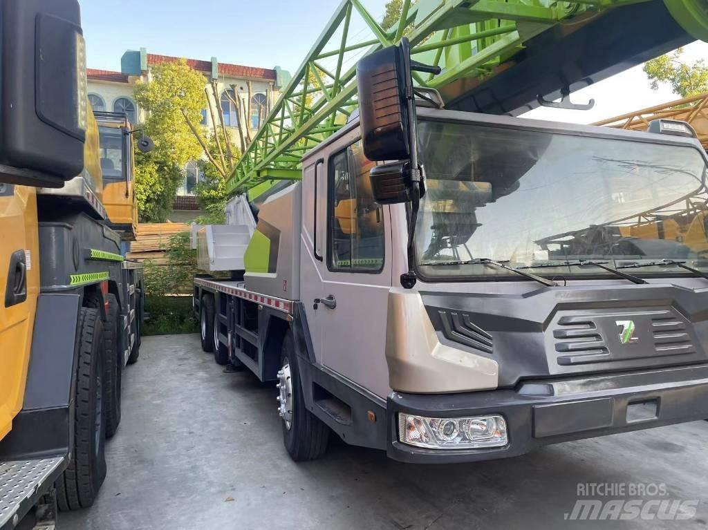 Zoomlion ZTC 251 V Mobile and all terrain cranes