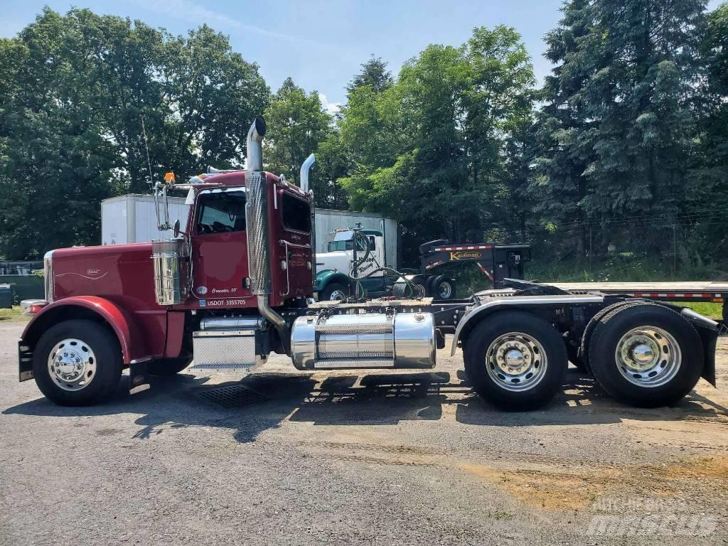Peterbilt 389 Conventional Trucks / Tractor Trucks